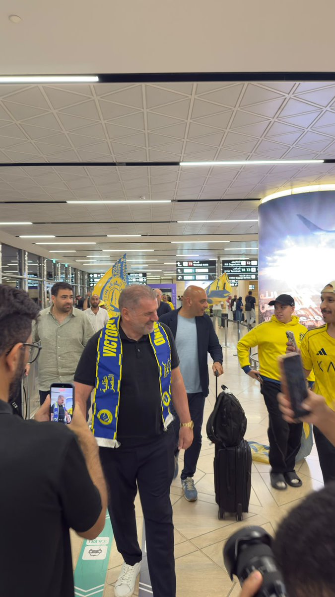 a_altamimi11's tweet photo. يبدا السيد السيد آنج بوستيكوجلو اليوم الساعة السادسة تولي تدريبات حامل اللقب.
كل التوفيق لحامل اللقب
#النصر https://t.co/wCQE0UvdsN