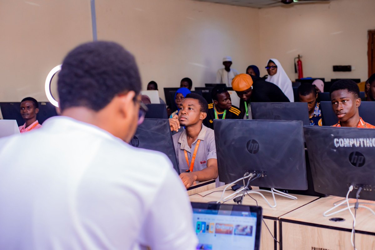 NACOS_FULAFIA's tweet photo. BUILD WITH AI Campus Tour (FULafia): I/O EXTENDED 2026
Amazing stuff @gdglafia 💚💚 https://t.co/dS2Y8Y0Qjz