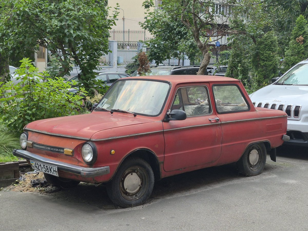 UraSlusar's tweet photo. вто з мого дитинства ЗАЗ 968М "Запорожець" який вироблявся з 1979 по 1994 роки
#RetroCar #classicCar #zaz968m #SovietCar $Oldtimer #ZAZ968 #Запорожець #Vintage #OldTimer https://t.co/GsONkIpxxM