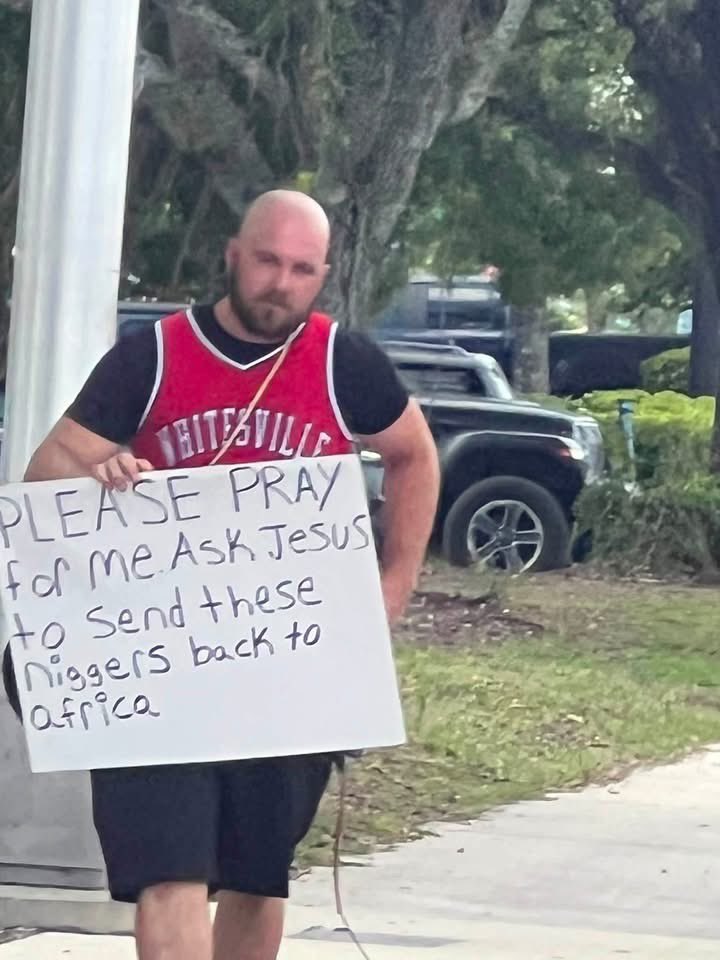 JankyOracle's tweet photo. This based individual in Middleburg, FL today 😆 https://t.co/uNlcntYsly
