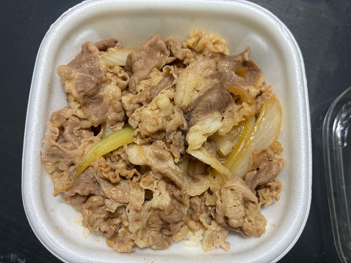 zen1_'s tweet photo. 今日の一言

「値段は上がっても、美味しさは変わらない。長く愛される味には理由があります。」 😊

#すき家 #牛丼 #牛丼弁当 #すき家川崎南加瀬店 #テイクアウト #ランチ #夕食 #牛丼チェーン #値上げ #価格改定 #グルメブログ #食べ歩き #また食べたい #定番の味

https://t.co/TJiqLHTekR https://t.co/Vrx9lalwcA