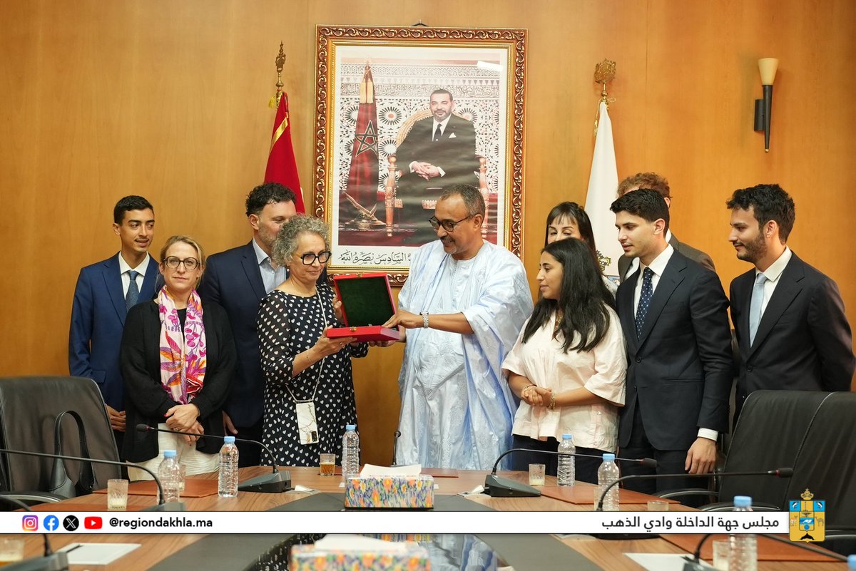 RegionDoe's tweet photo. استقبل السيد الخطاط ينجا، رئيس مجلس جهة الداخلة – وادي الذهب، صباح اليوم بمقر الجهة، وفدًا من البرلمانيين الفرنسيين، وذلك في إطار زيارة عمل تروم الاطلاع على الدينامية التنموية التي تشهدها الجهة واستكشاف آفاق تعزيز التعاون والشراكة.

https://t.co/SssMkBiRUv https://t.co/tylVRI1xBG