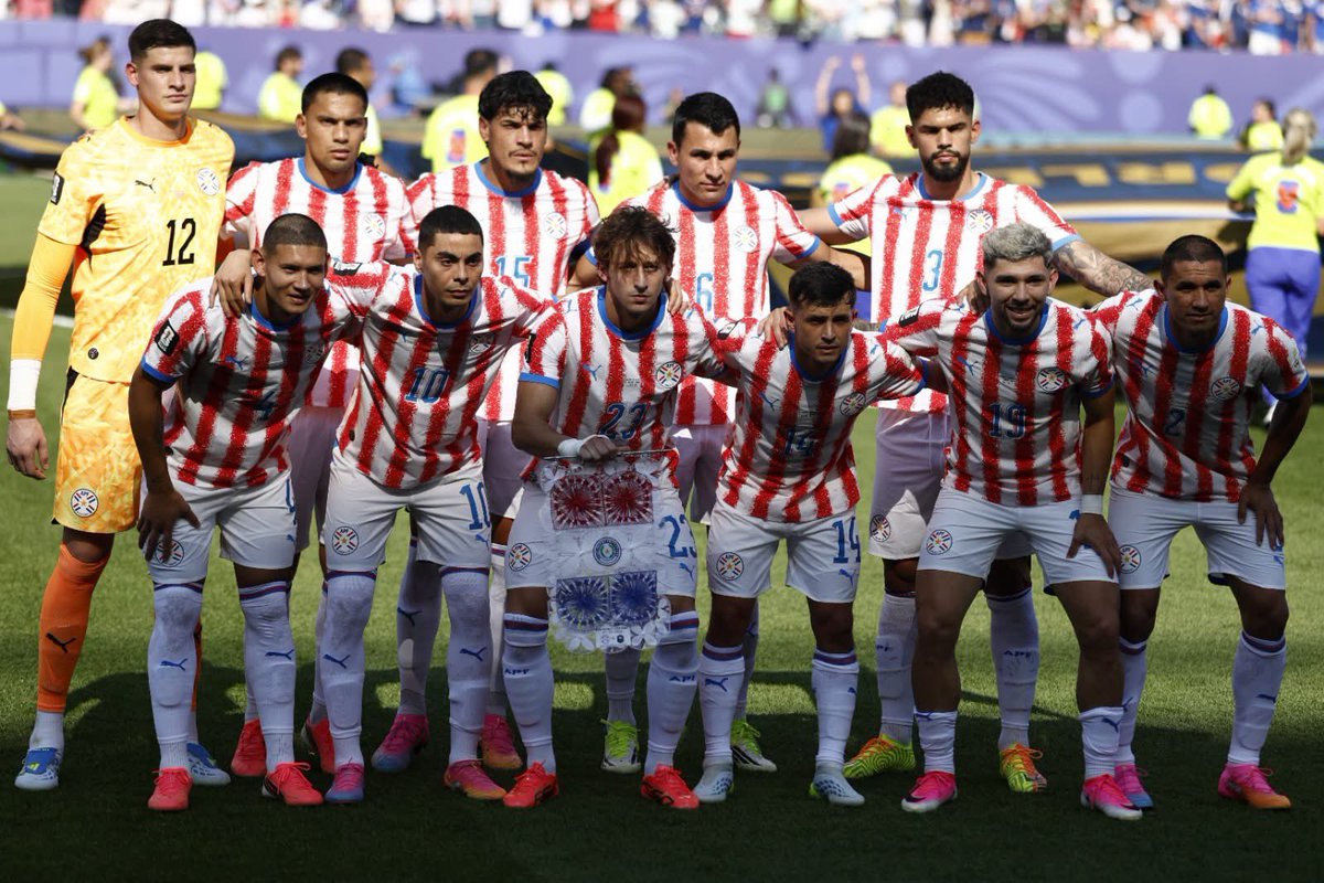 MauriDomnguez2's tweet photo. Nada que reclamarles muchachos 🙌🏻

Dejaron en alto la bandera Paraguaya 🇵🇾 
Grande la Albirroja, grande la garra guaraní.

Punto a parte ! Que insoportables son estos africanos con aires de  Franceses 😾👊🏻 https://t.co/zpJV342BhE