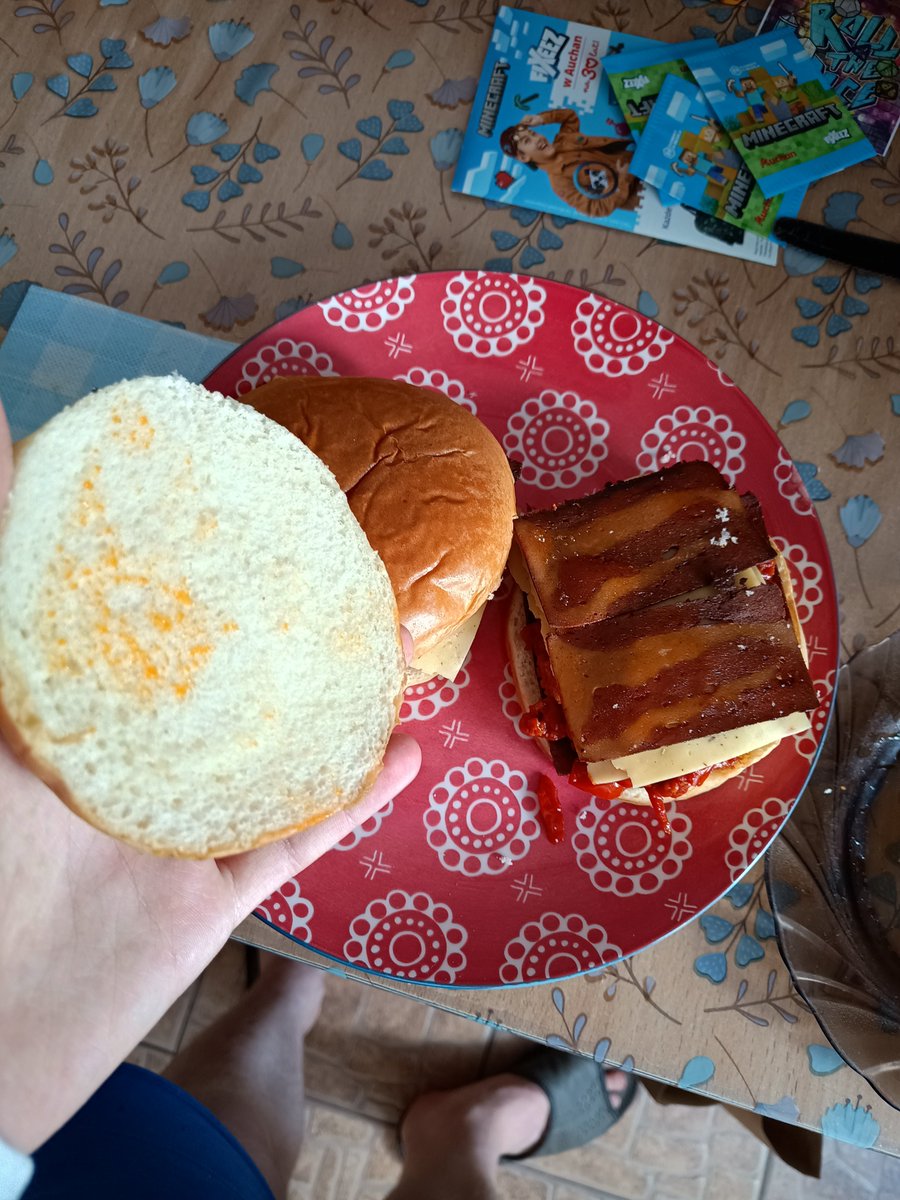 avengertoby's tweet photo. @NobodyLivesHer7 Are you saying you want one of my Deadly Joes too?

Seriously, I don't know how, but the fake meat here had a more "minced horse, stable and all" smell to it than actual literal meat does.

Not sure if that's gross or impressive. https://t.co/ghZStJNXlA