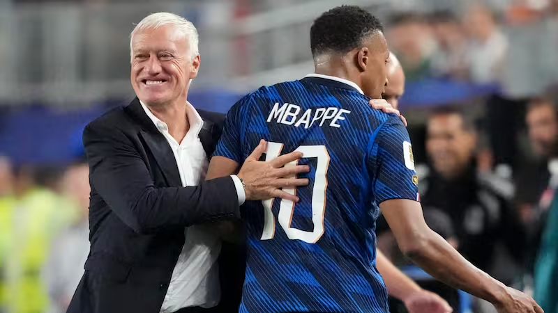 TouchlineX's tweet photo. 🚨🗣️ Didier Deschamps: "I remember the match against Uruguay in 2018; I had to take Kylian off because they were going to burn him down."

"Tonight, I asked the two strongest players on the bench to protect him at the end of the match, because I don't want to lose any players." https://t.co/DlQxSTEACq