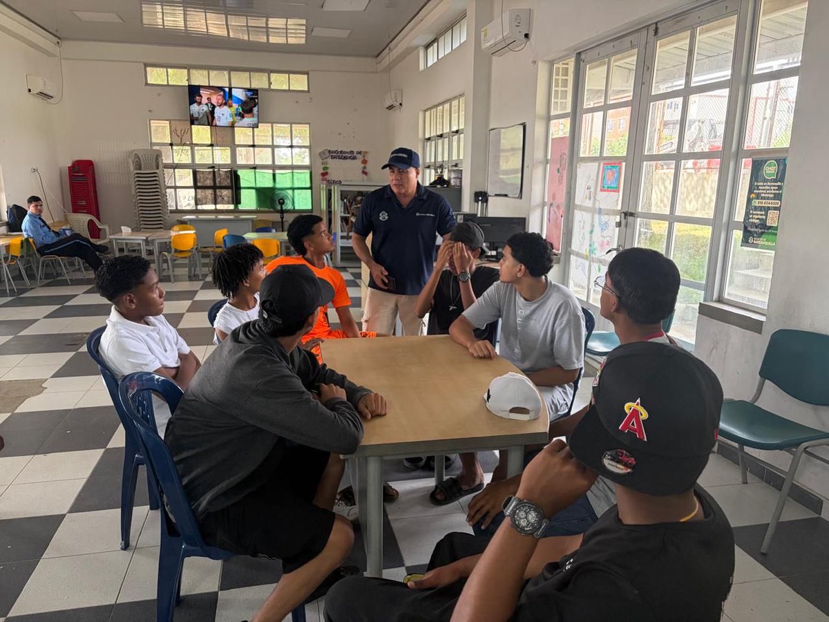 OfSeguridadBaq's tweet photo. ¡En #Barranquilla trabajamos por la sana convivencia!

Creemos que el fortalecimiento de los lazos comunitarios es fundamental para una ciudad más segura. 

Por eso creamos espacios para fomentar las buenas prácticas ciudadanas. https://t.co/wenN8jFNQN