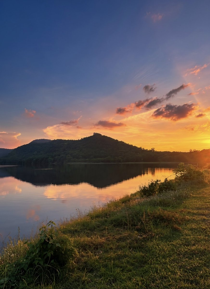 as789th's tweet photo. 🌄 มอนิ่งครับทุกคน ☕
พระอาทิตย์ขึ้นแล้ว... ส่วนเงินเดือนยังไม่ขึ้นเหมือนเดิม 😂
ขอให้วันนี้งานเบา กาแฟเข้ม และโชคดีทั้งวันครับ 😆 https://t.co/fGkYyzj7bf