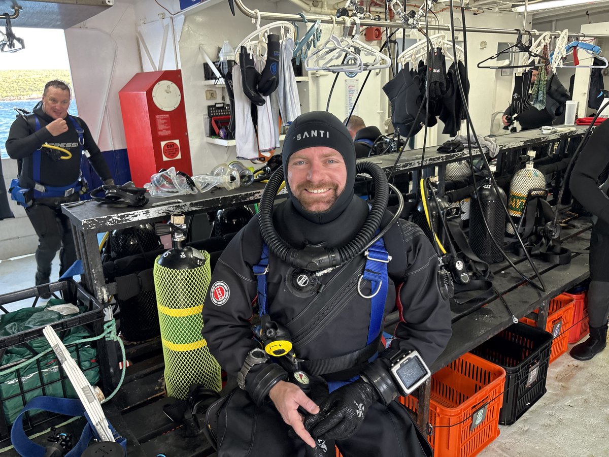 VintageScuba's tweet photo. What a fantastic few days aboard the MV Rodney Fox celebrating the legacy of Jacques Cousteau!
One of the highlights was seeing guests dive my original 1960s DA Aqua-Master twin-hose regulator while coming face-to-face with great white sharks in the cage. 
#VintageScuba https://t.co/zjfpUgdn9N