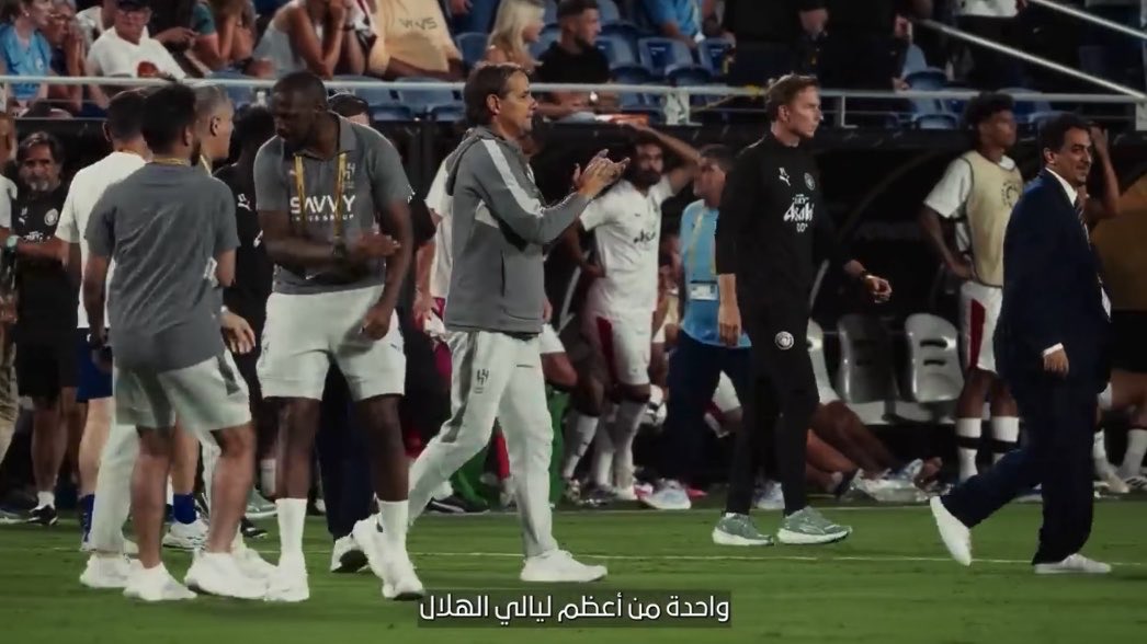 biiiisssh's tweet photo. اشتقت لهذا الهلال 😔💙 https://t.co/3uEBfW6h3S