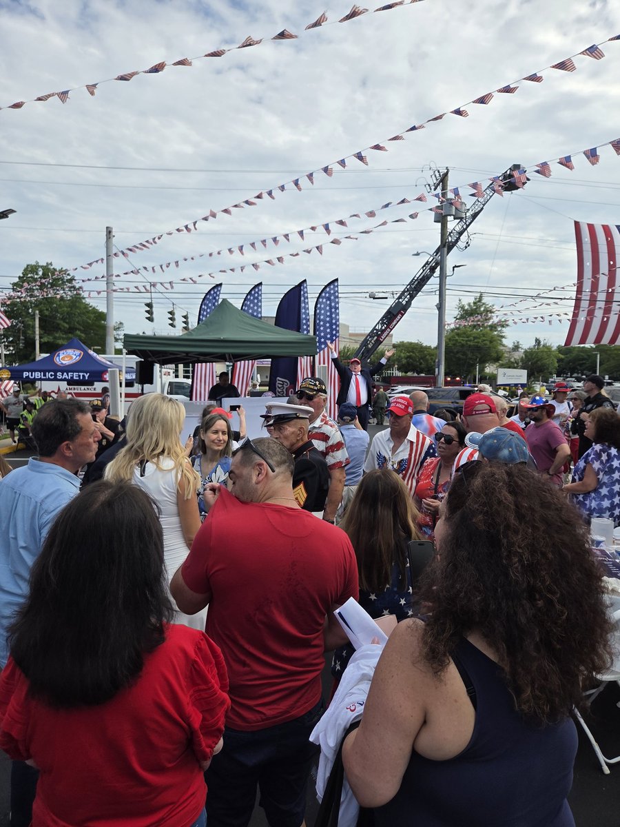 timelesslisa's tweet photo. We had the most patriotic breakfast that you could ever have this morning at Gus' diner in Bethpage!🍽🇺🇲🦅 @BethpageChamber https://t.co/6PI35Zv81O