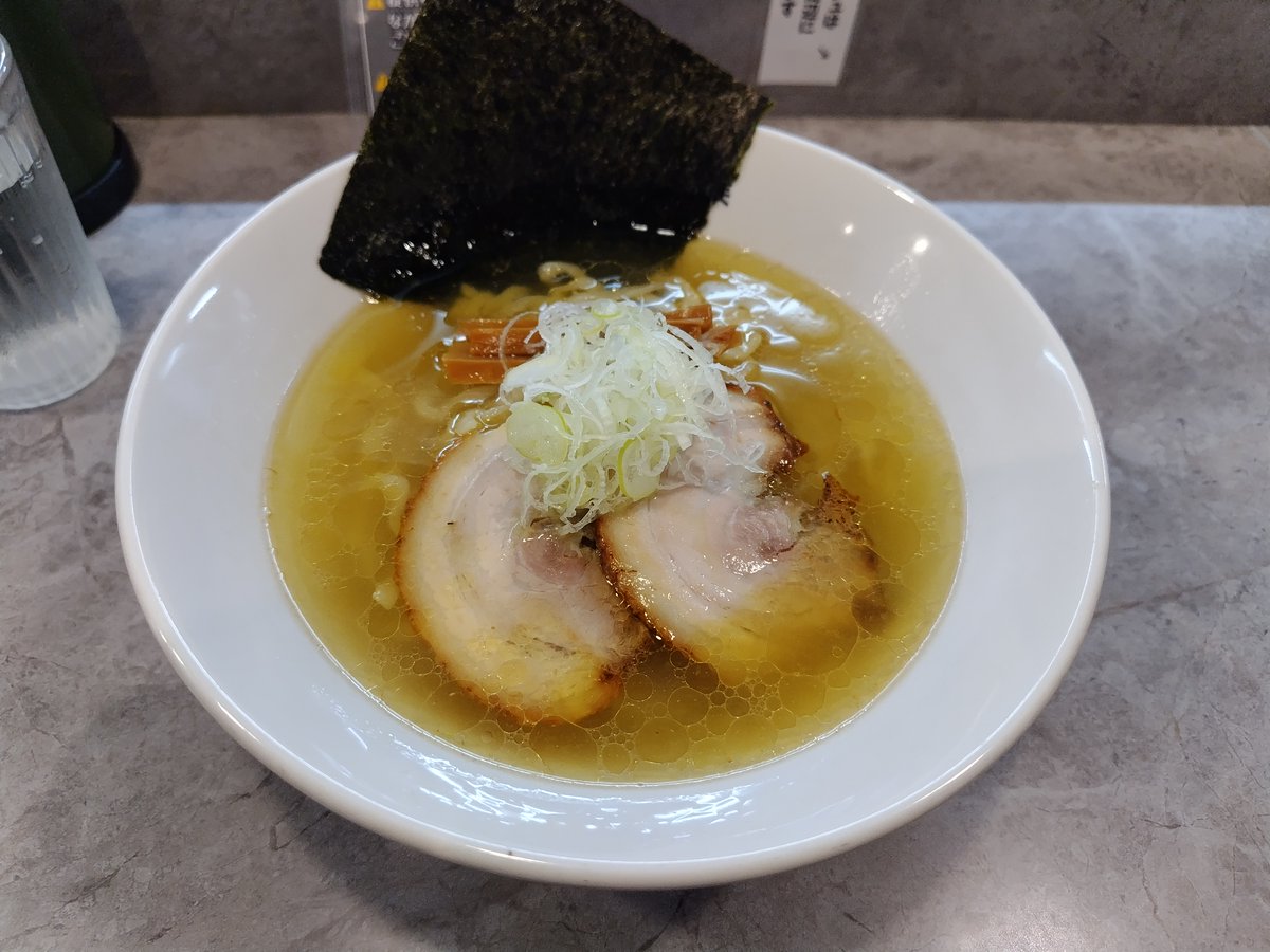 naruzi777's tweet photo. 地鶏塩@麺屋 豚と鶏と僕

先日伺いました♪以前食べてから沼った大好きな一杯です☺️常連のお客さんと店主さんの会話の中で「ラーメンは人を幸せにする」という言葉に共感してしまいました😆 https://t.co/yRZolHp9U6