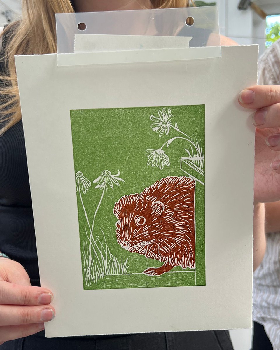 Design_York's tweet photo. A brilliant day making two-colour lino prints using the multi-block technique. Join my online course from anywhere in the world. 👉 https://t.co/57aOMoQJyS
#Linocut #LinoPrinting #Printmaking https://t.co/AEwVsxJObT