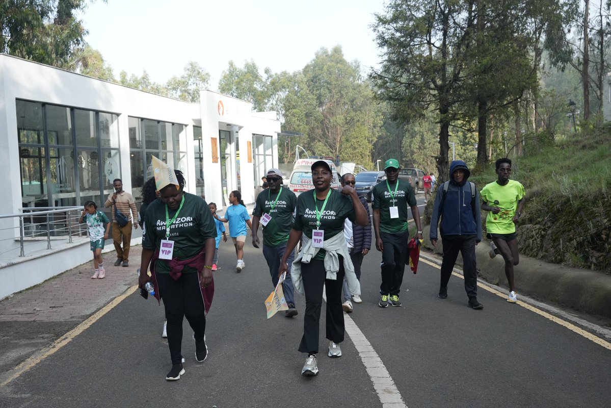 ETEmbassyKLA's tweet photo. The @greatethrun and Uganda's @RwenzoriMarathn are strengthening regional cooperation through sport by encouraging greater participation between two of East Africa's premier road races.

Today, Entoto Park in Addis Ababa hosted the @RwenzoriMarathn activation, bringing together runners and visitors to celebrate the growing partnership between these iconic events. The activation highlighted the shared commitment of Ethiopia and Uganda to promoting tourism, friendship, and people-to-people connections across East Africa.

Beginning before sunrise, the event drew hundreds of enthusiastic runners to Entoto Park, reflecting the excitement surrounding this collaboration. More than a marathon promotion, the activation celebrated the unifying power of sport, linking Ethiopia's legendary highlands with Uganda's iconic Rwenzori Mountains and reinforcing the vision of a more connected East Africa.
#GreatEthiopianRun #RwenzoriMarathon #Ethiopia #Uganda #SportsDiplomacy #EastAfrica #Tourism
@MFAEthiopia @UgandaMFA @wekesa_amos @UgaEmbassyAddis @EtsegenetYimenu @Rotengo2 @EPark @combankethiopia