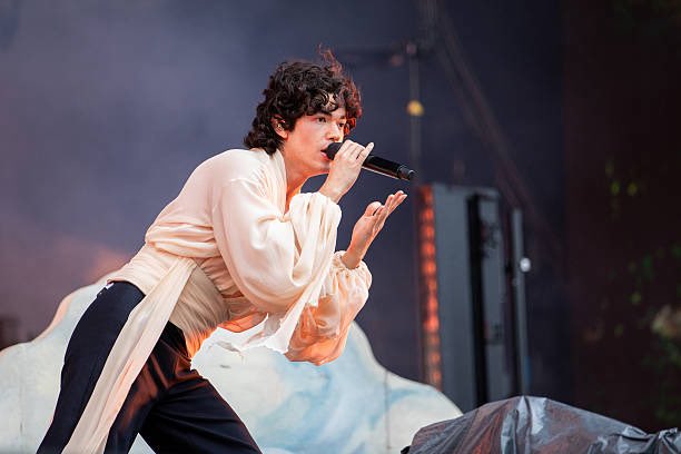 conanpopbase's tweet photo. some more HQ photos of conan’s outfit and performance today! our shining star 🌟🤏🏻 https://t.co/hFC1JbNfPS
