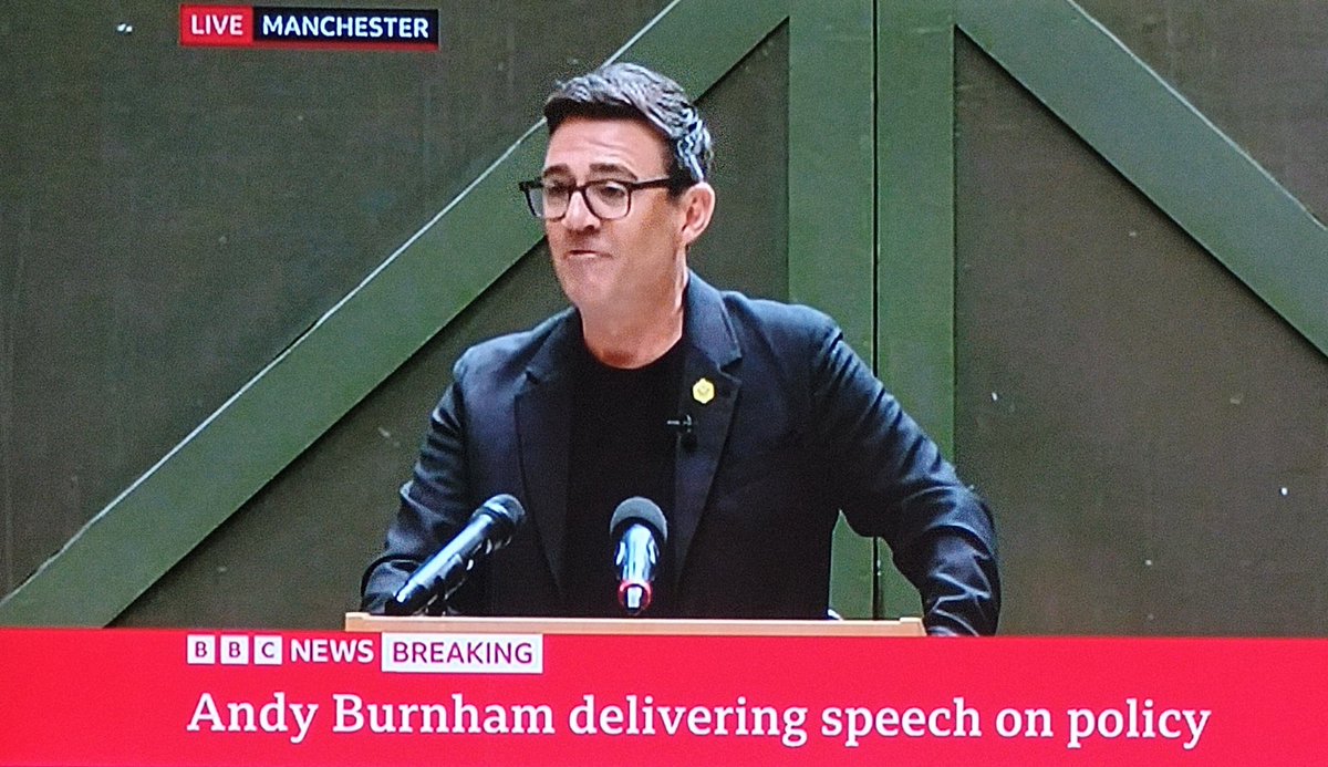 tykestakeonit's tweet photo. If Burnham wants to gain any credibility, he'd sack the whole of Starmers cabinet. https://t.co/LNw9HzJgdT