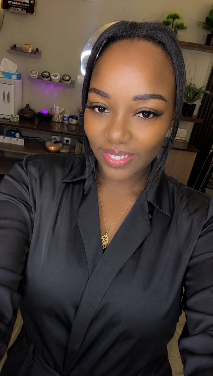 KatangaCynthia's tweet photo. Dans un monde où tout va vite, je choisis de rester fidèle à mes valeurs : travailler avec sérieux, apprendre chaque jour et avancer avec grâce. La vraie élégance, c’est le caractère. 
Have a blessed weekend ❤️ https://t.co/50BJuP6TPU