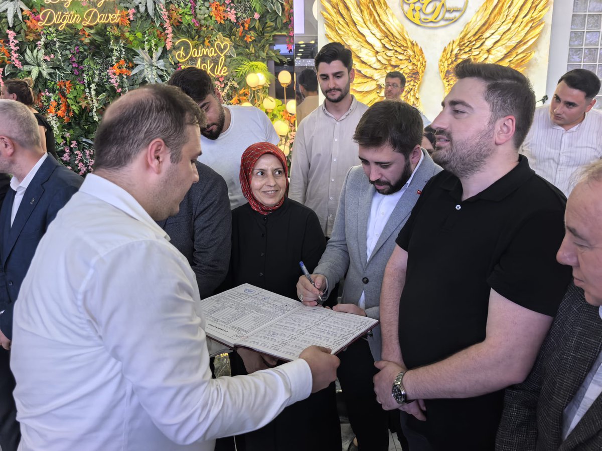 akgencgebzee's tweet photo. KBB Başkan vekilimiz Hasan Soba,İlçe Bşk Recep Kaya,İlçe Gençlik Kolları Bşk Av.Bilal Durmuş Kurt,Yönetimimiz ve meclis üyemiz ile birlikte;Kocaeli Selimliler dernek Bşk İbrahim Keskin’in çocukları 
Sibel Sude &amp; Muhammet İsa çiftinin mutluluklarına şahitlik ettik.

#akgencgebze https://t.co/lGyJGVIgEV