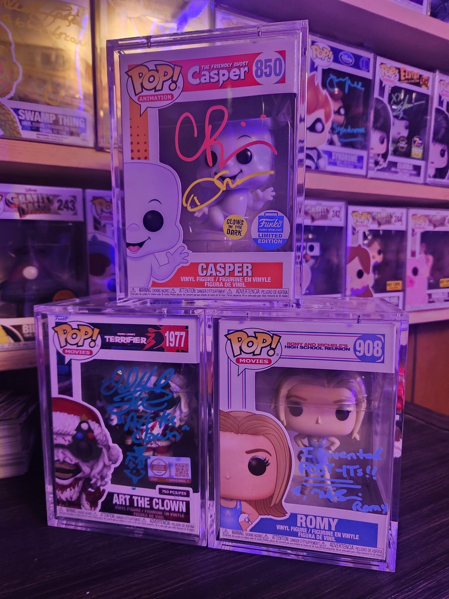 Pophawk84's tweet photo. For this #signaturesaturday wanted to wish everyone a happy fourth of July, stay safe out there, thankful and grateful for those stars and stripes! #funko #funkopop https://t.co/wFFp2AmEQq