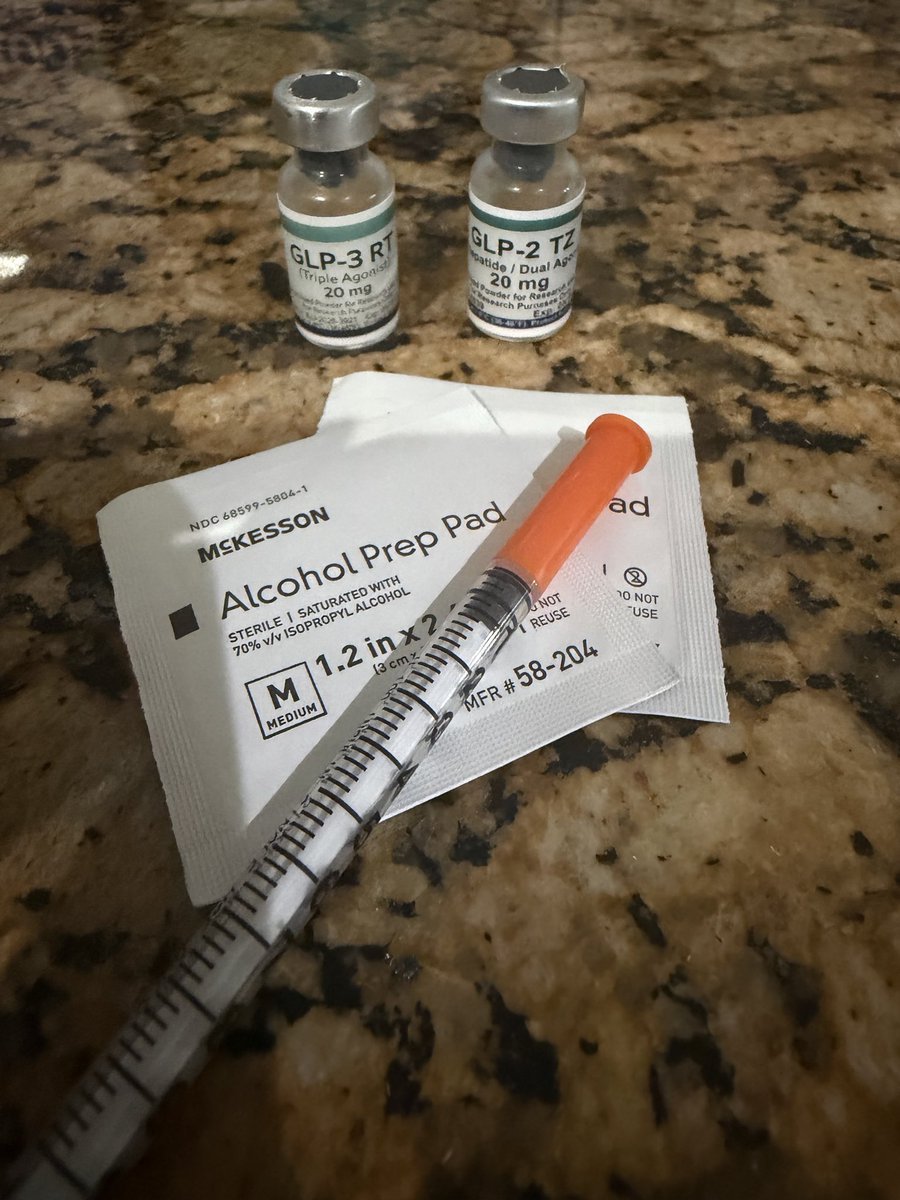peptidexpertft's tweet photo. Second week on my Reta and Tirz stack. 

First week was 🔥🔥🔥 food noise completely gone. Way better than when it was just 3.5m Reta. 

Keeping same dose this week. 
2mg Reta and 1..5mg Tirz 
#retatrutide #glp #tirzepatide #biohack https://t.co/LlMAthU0S8