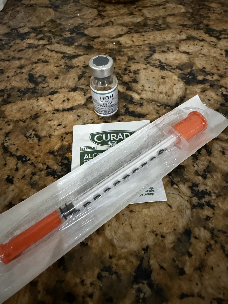 peptidexpertft's tweet photo. Best way to start the day is the 2ius of growth. ready to go up to 6ius now. Will be doing 2iu faster in the am and 4iu before bed at night 💪 #HGH https://t.co/U3yHDHVWZz