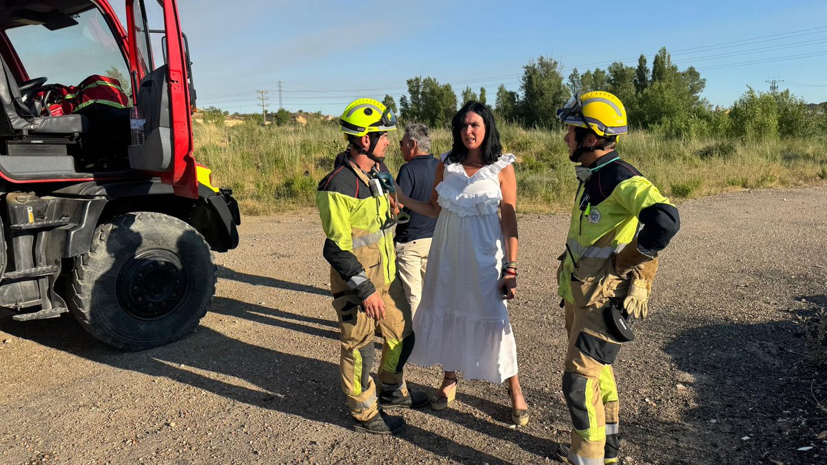 Lorena_OrdunaP's tweet photo. Gracias a @PoliciaHuesca, @BomberosHuesca, @policia , #INFOAR y a los agricultores de la zona por su rápida y eficaz actuación. Mi agradecimiento también a la ciudadanía por su colaboración y prudencia. 🚒 https://t.co/BaLCZhxoNG