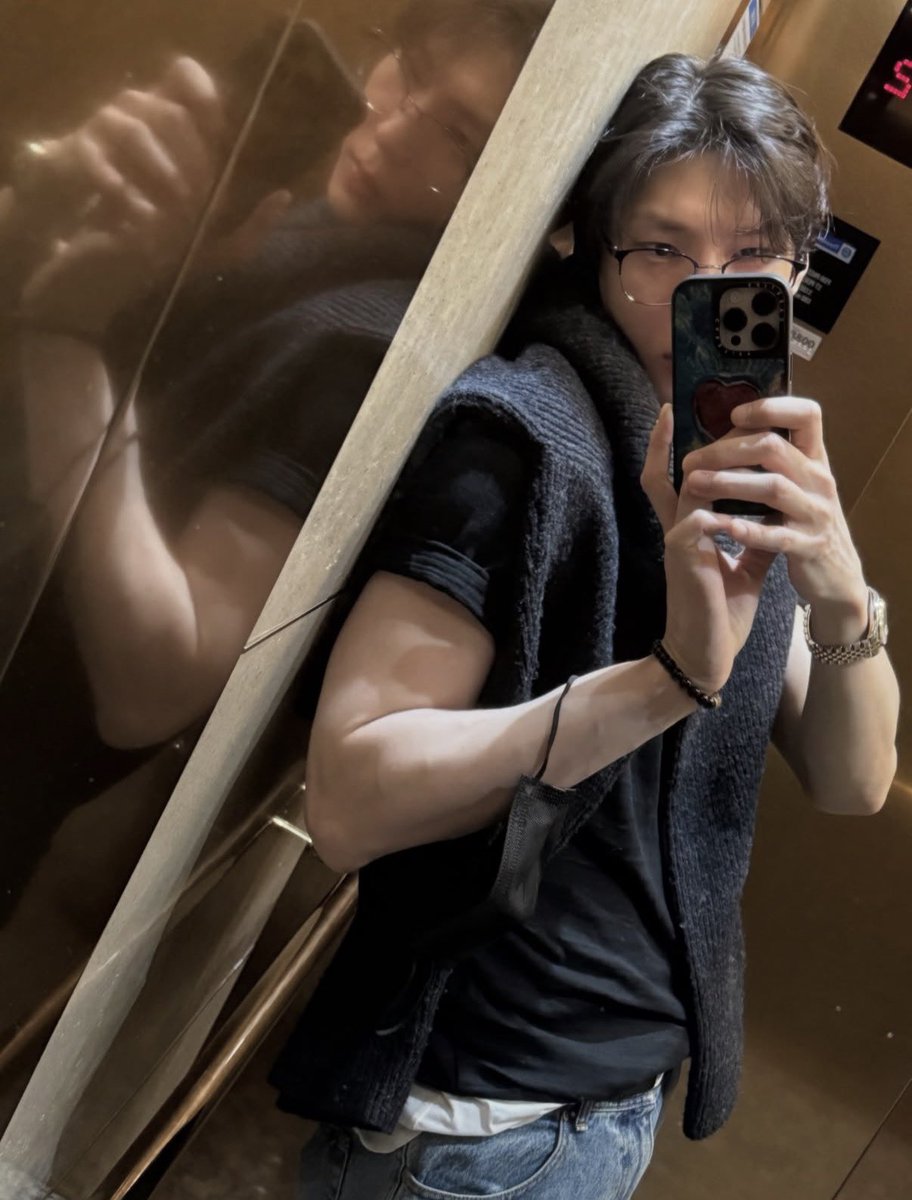 SamurdhiA's tweet photo. 🙂 Leo 🙂 
#Leo #JungTaekWoon #Vixx #Starlight https://t.co/r2hRbFaGnQ
