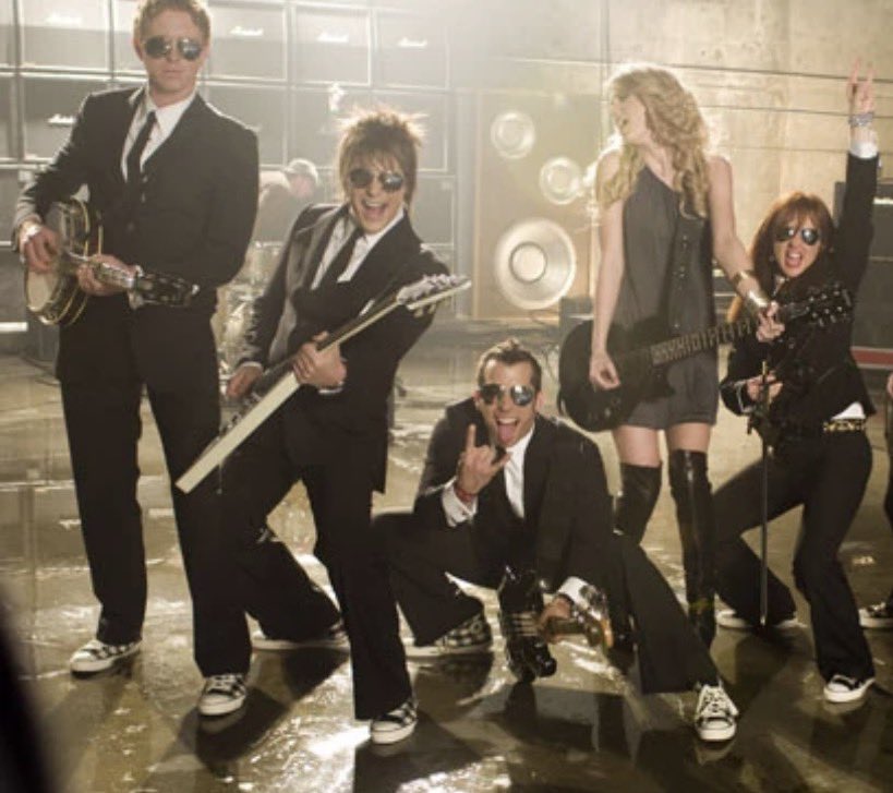 tsholyground's tweet photo. Taylor's long time band mates (paul, mike, amos, etc) and some of her former band mates at her wedding makes me just 🥹🥹🥹 like they met her when she was a teenager! They've been with her through every phase and now get to see her married! https://t.co/NT80FiKzZq