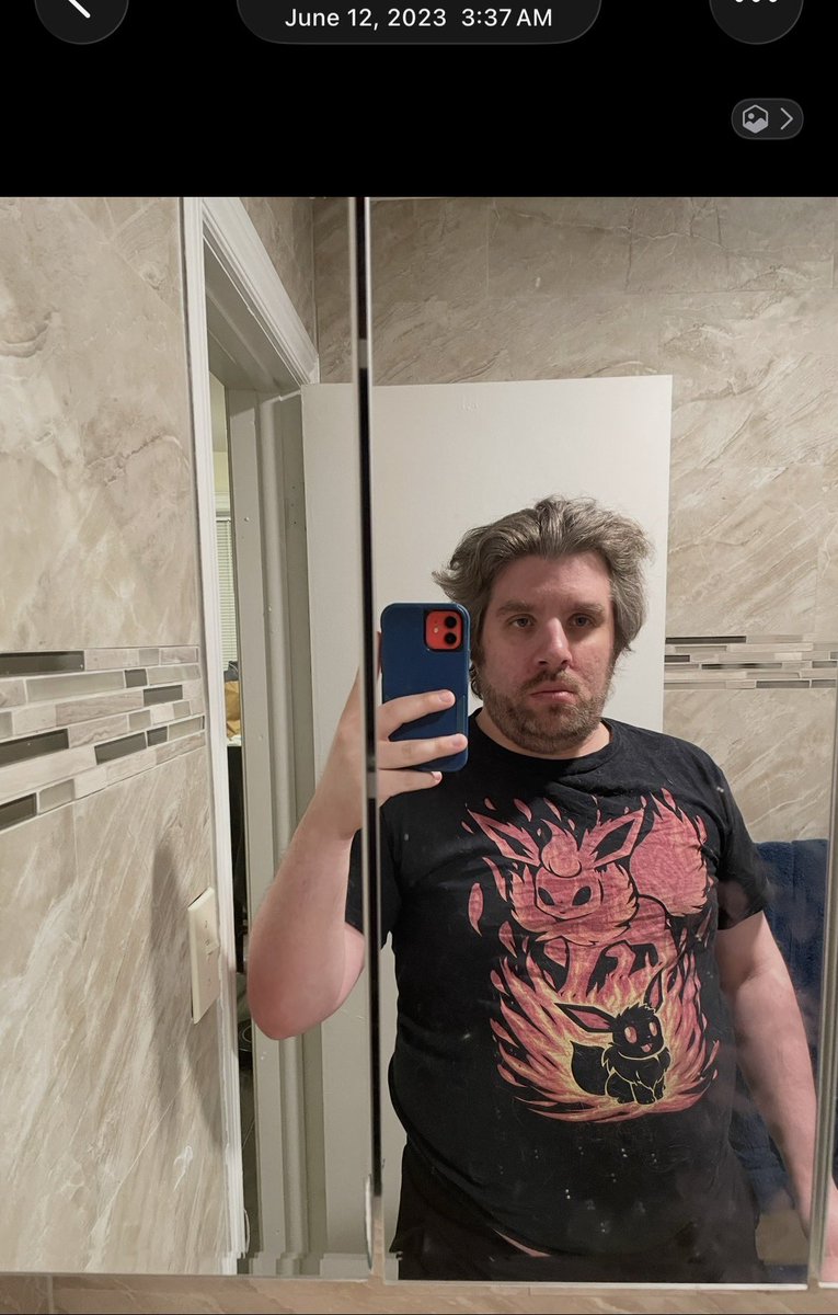 FlareVT's tweet photo. No Censoring; Just Progress

Same Shirt, Same Location; 3 years apart, 60lb+ difference. While in a slump its important to take a look at the positives.

Remember: Even if the progress is slow when working toward your goals, its still progress 🔥 https://t.co/k81i9q4zRV