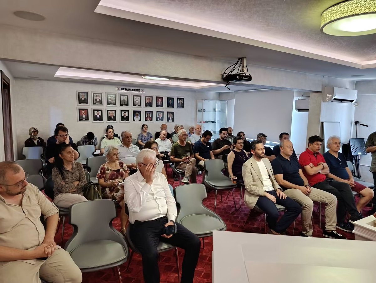 SolEkoloji's tweet photo. Denizli İklim Adaleti Forumu’nda bir araya geldik. Yaşam alanlarını, suyu, toprağı hep beraber savunmaya devam edeceğiz. 
✊🏻🍃 https://t.co/CiPw4aQVtW