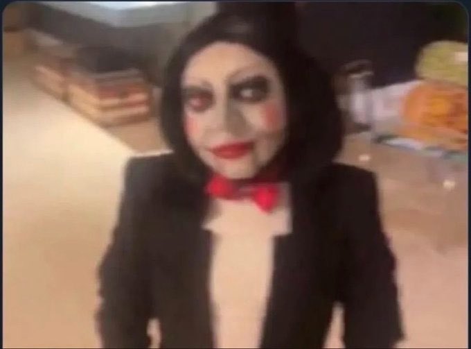 moonpresnce's tweet photo. wetherspoons manager i've texted on grindr before just IDed me for a drink https://t.co/p1RGMLQ2BB