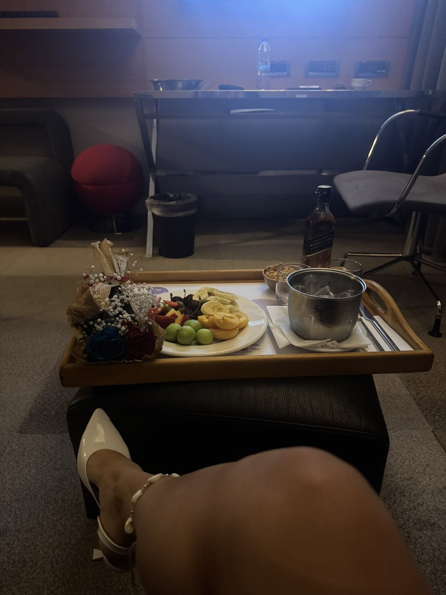 ozgeparlak34's tweet photo. Çokk yakışıklı ve tatlı ya yicemm🤣😈👅 https://t.co/IOmgo0tp0U