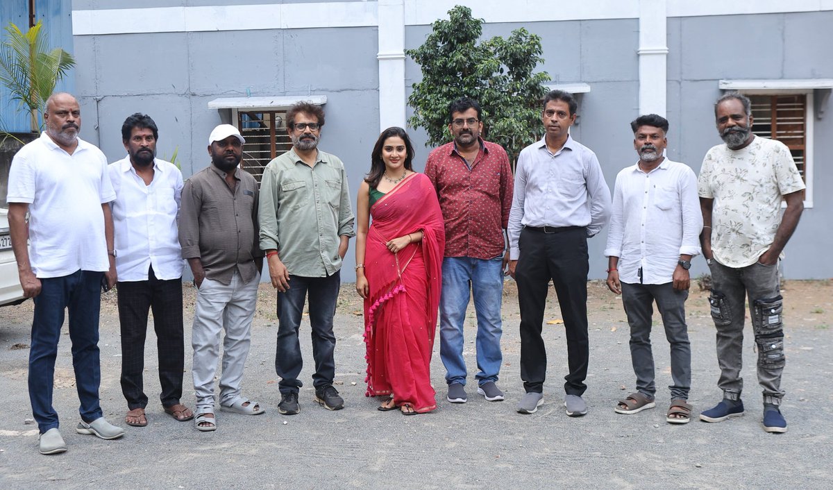 naarkaaliseithi's tweet photo. @9lightspro #SureshMouttou Presents #ProductionNo1 

For the first time, @iYogiBabu in 10+1 avatars.

Directed by @2781Kishore 

#SwathiMouttou @gopikri_edit #BalaMurugan #Aditi #Dhamu @venkateshdirect @subbu6panchu #JavaSundaresan @onlynikil https://t.co/Y6amNdh3ri