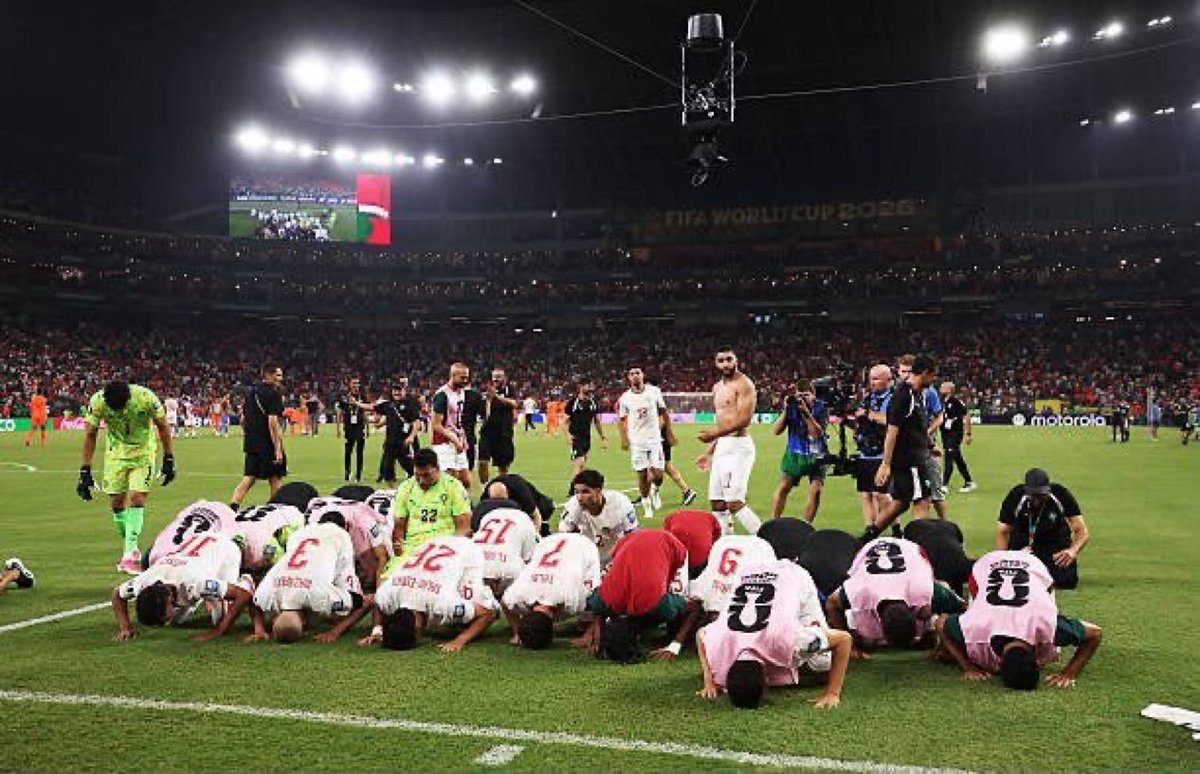 mo7ammedabdalah's tweet photo. وفي السجودِ شكر للهِ المعبود
تغربُ الشمسُ وتشرقُ المغرب https://t.co/Mq5s7Dlg7o