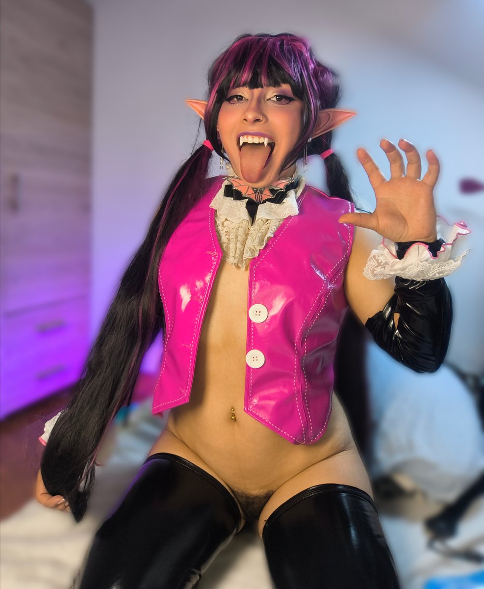Vero_tb21's tweet photo. I don't bite, I just suck 😉
No muerdo solo succionó 😉
#draculaura #cospla #bite #petite https://t.co/jQKPmBO62V
