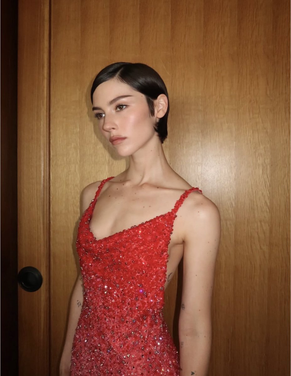 outsofnowhere's tweet photo. i have no words… gracie abrams oh my god https://t.co/DJG8WtvSyI