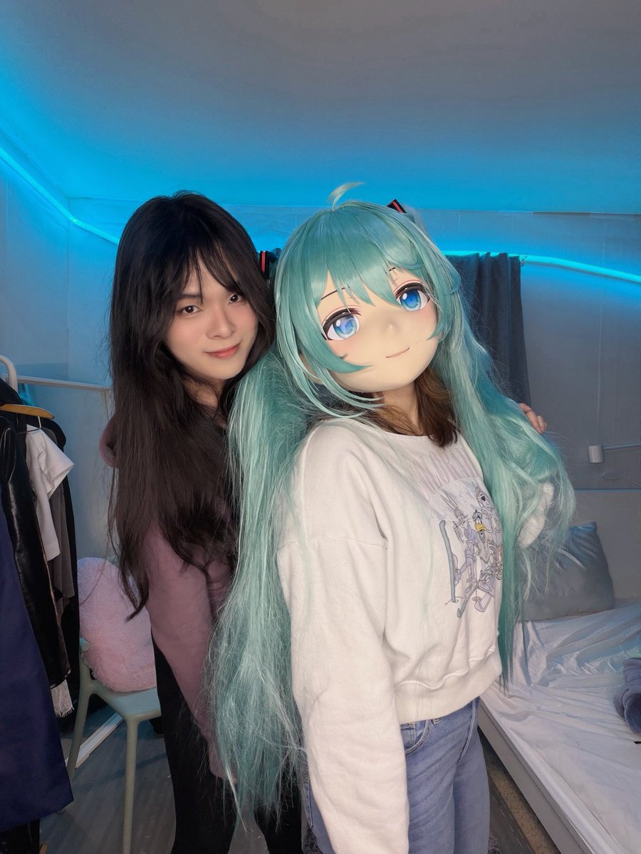 blublueblublubl's tweet photo. A selfie of me and myself, again.

#着ぐるみと中身2026
#着ぐるみ中の人
#着ぐるみ
#kigurumi https://t.co/ZM7KXiq9be