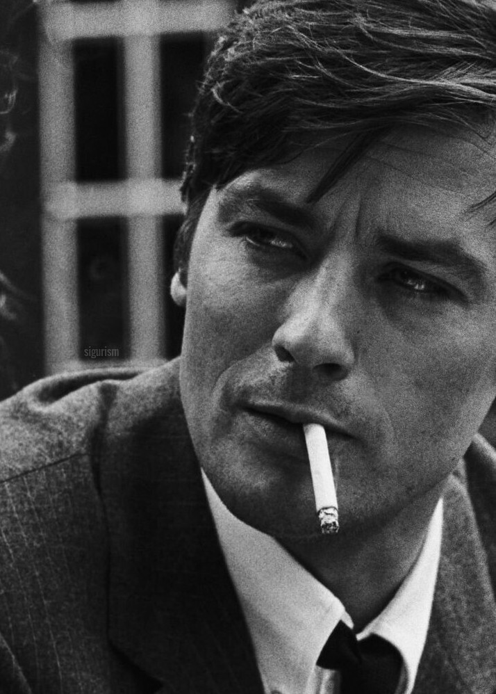 distractedfilm's tweet photo. Le Samourai.

Alain Delon. 

On set. https://t.co/ZTxGI3ehJg