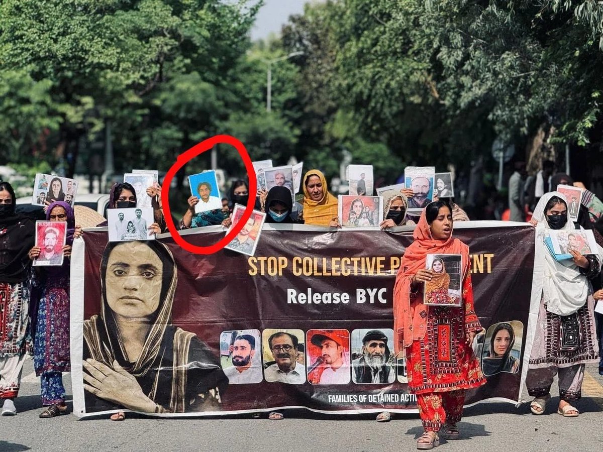 Maj_Marwat's tweet photo. صرف ماہرنگ لانگو اور BYC ہی نہیں جتنی بھی انسانی حقوق کے نام پر تنظیمیں ہیں کچھ معروف اور باقی غیر معروف یہ سب بھی انہی خوفناک کارروائیوں کا حصہ ہیں

جیونی میں دہشتگردی کرنے والا عطاءاللہ NGO کی لاپتہ افراد کی فہرست میں شامل ہے
باقاعدہ مہم کے لئے استعمال ہوتا رہا 🤨

اب تو راز مزید کھل رہے ہیں اور کڑیاں مل رہی ہیں کہ ماہرنگ لانگو اور BYC ہی نہیں ایسی انسانی حقوق کے نام پر بنی تنظیمیں بھی BLA کی ہی پیدا کردہ ہیں
جن کا مشن صرف اتنا ہوتا ہے کہ ��ب کسی کو خود کش بنایا جاتا ہے یا پھر والدین کو بتائے بغیر پہاڑوں پر لے جایا جاتا ہے تو یہ تنظیمیں انہیں لاپتہ قرار دیکر ریاست پاکستان کے خلاف مہم لانچ کرتی ہیں

 اب وقت آگیا ہے کہ جیسے ماہرنگ لانگو کا محاسبہ ہوا ہے ویسے ہی ان نام نہاد تنظیموں کا بھی احتساب ہونا چاہیے
باقاعدہ تحقیق ہونی چاہیے آخر کیا وجہ ہے کہ جو جو ان کی فہرست میں شامل ہوتا ہے وہی بلوچستان میں خطرناک دہشتگردی کا سبب بنتا ہے🤔