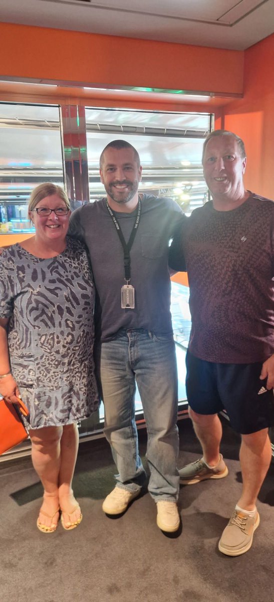 ShayneWardArmy's tweet photo. Shayne meeting passengers on board MSC while filming https://t.co/mEOuFQTz2h