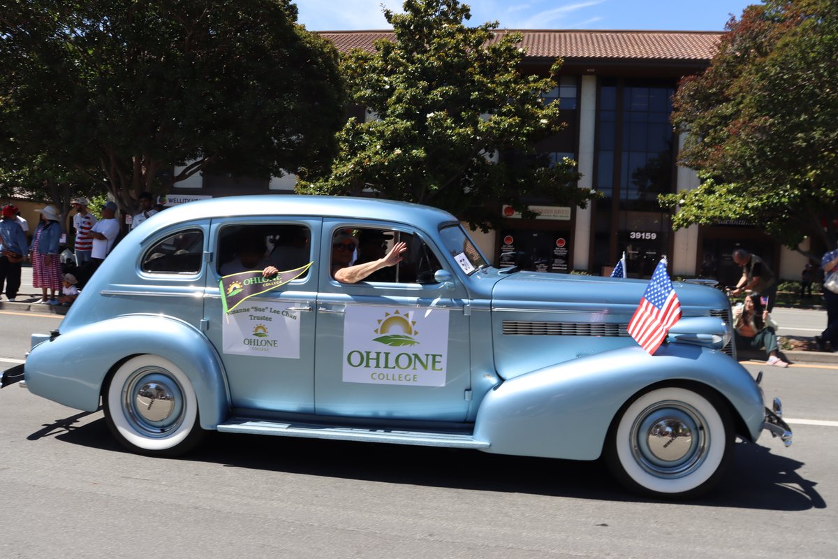 OhloneCollege's tweet photo. 🇺🇸 Happy 4th of July from Ohlone College! We had a blast at this year's City of Fremont's 4th of July Parade. https://t.co/nbMcGxWdIm