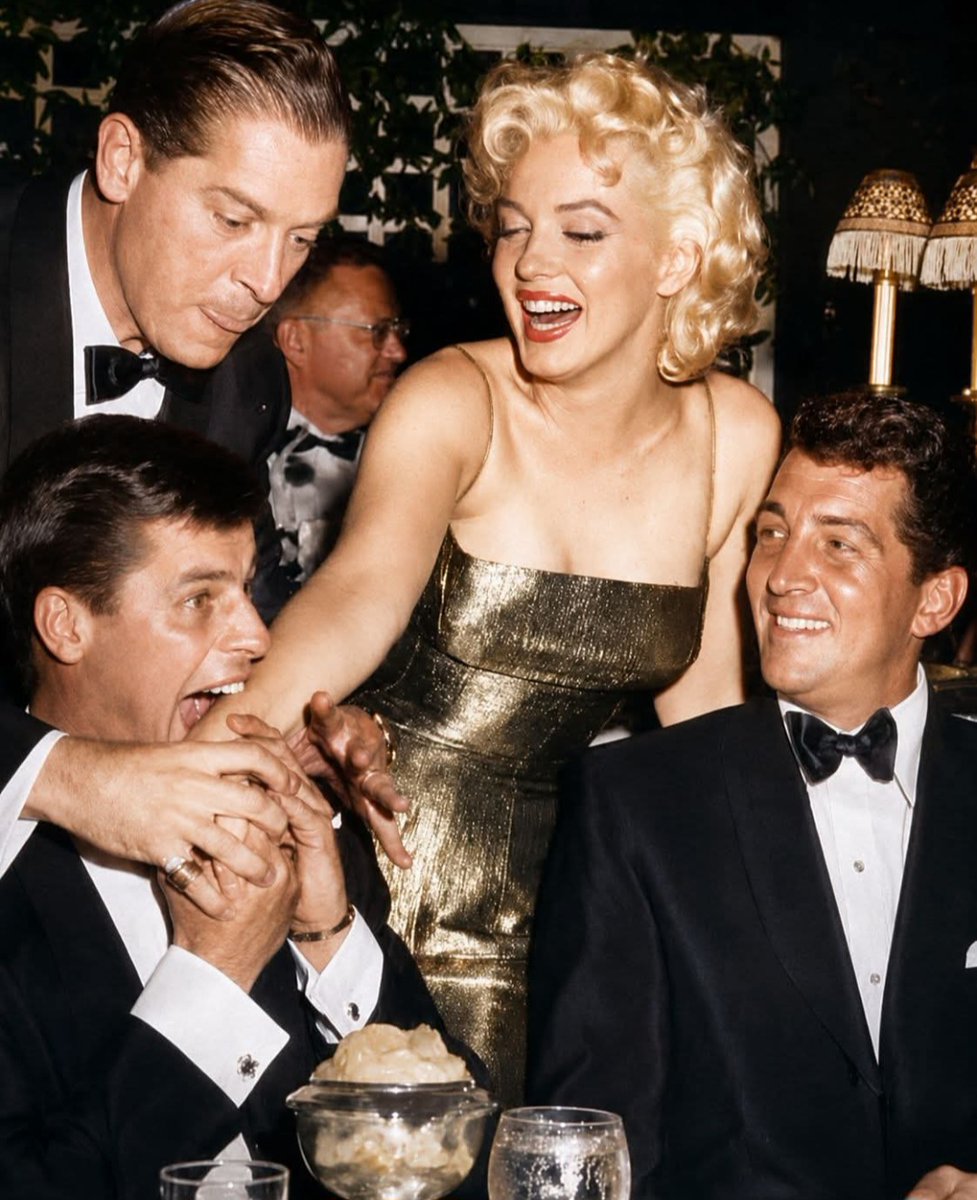 MarilynDiary's tweet photo. Marilyn Monroe fooling around with Jerry Lewis, Dean Martin and Milton Berle in 1955. https://t.co/jGmLLS1I5F
