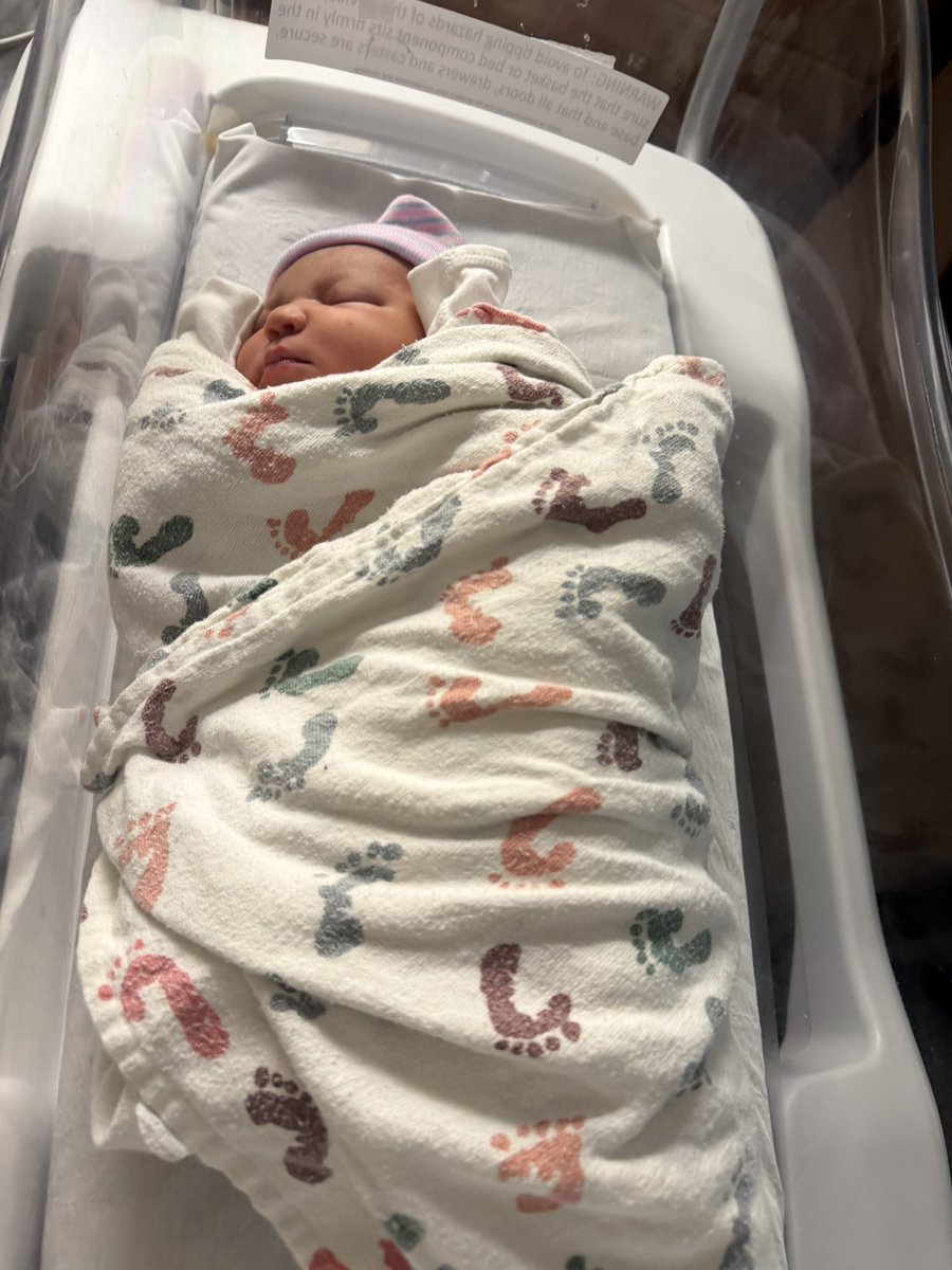 jstayflexinn's tweet photo. I forgot to mention that i’m a dad now. my boy came at 5:46 pm on july 2nd. This is the best feeling in the world and the happiest i’ve ever been. I love being your dad Ja’Kobi https://t.co/lSmyVAbucA