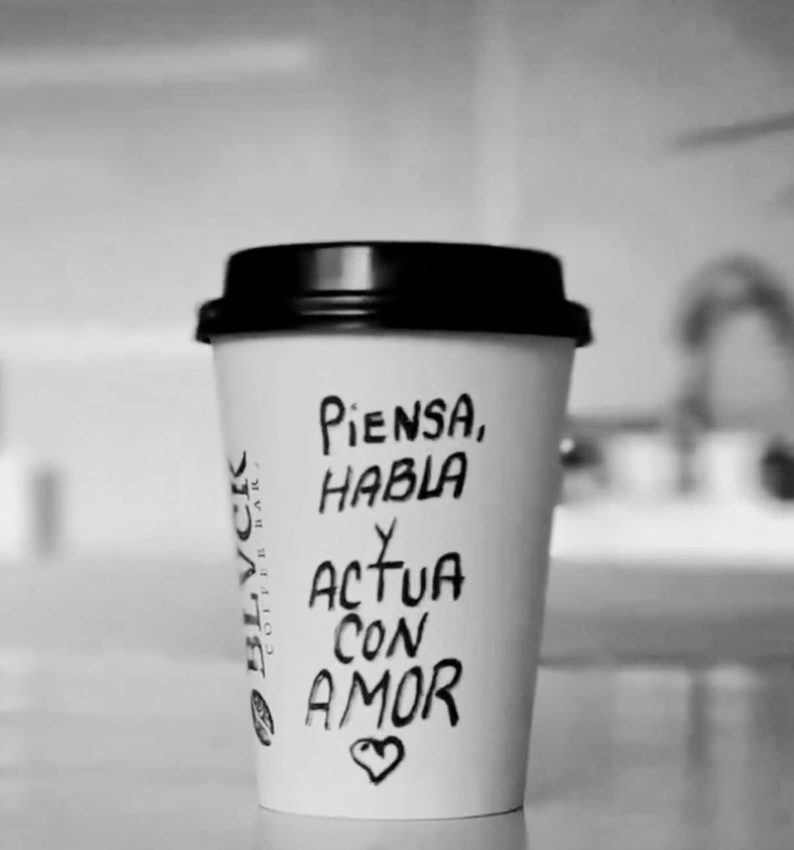 yhayij's tweet photo. Sábado consejo del Día!
Deja de vivir por el "¿Qué van a decir?".
Empieza a vivir por el "¿Y a ti qué te importa?.
#tardesss
#besos https://t.co/JEgErfM38G