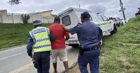 ISephara's tweet photo. Did you know?

there's a new strategy called "Operation Khomba uMastende" done by communities around SA where community members call SAPS & Immigration Officers & point out all houses in their neighbourhoods where suspected illegal immigrants are renting from South Africans
🔥
Police and immigration officers enter the property, check the documents of the tenants. If found to be illegal the tenants are arrested, as well as their landord for the crime of harbouring illegal immigrants

Ohhh South Africa is cooking 😭😭😂