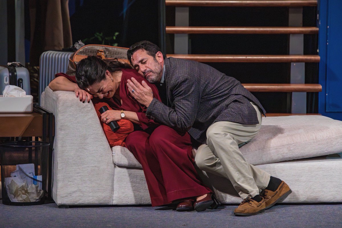 LaNotaObra's tweet photo. No dejes que la rutina le meta un gol a tu relación y mejor descubre la forma de superar la monotonía a través de las risas en #LaNota. ¡Adquiere ya tus boletos!
📍 Nuevo Teatro Libanés
📝 Sábado 04 de julio
⏰ Funciones 6 y 8 p.m.
🎟️ https://t.co/XxN5PGnqva https://t.co/7Gew9jp71z