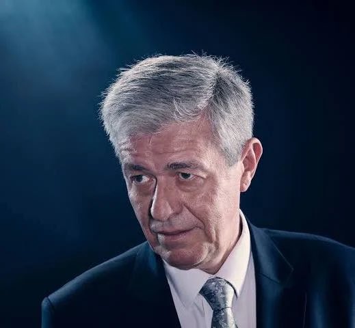 DrMajharbi's tweet photo. هنا سألخص بشكل مختصر بعض نظريات العالم الكبير Karl J Friston  عن القلق والاكتئاب استنادًا على نظرياته العميقة في هذا الشأن، ولكن أنصح بشدة بقراءة ومشاهدة ما يقول. https://t.co/4jOj6i53LC