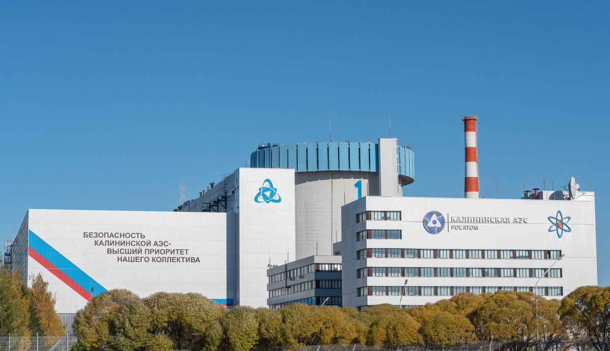 AlexBondODUA's tweet photo. 📏+🧠 Below are at least six reasons why Putin has not launched a nuclear strike against Ukraine:

Kursk Nuclear Power Plant: Approximately 100 km from the Ukrainian border, and about 40 km from the city of Kursk.

Rostov Nuclear Power Plant: Roughly 470 km from the Ukrainian border, and about 13 km from the city of Volgodonsk.

Novovoronezh Nuclear Power Plant: Around 340 km from the Ukrainian border, and about 45 km from the city of Voronezh.

Smolensk Nuclear Power Plant: Approximately 370 km from the Ukrainian border, and about 3 km from the city of Desnogorsk.

Balakovo Nuclear Power Plant: About 750 km from the Ukrainian border, and very close to the city of Balakovo.

Leningrad Nuclear Power Plant: Roughly 900 km from the Ukrainian border, and about 70 km from Saint Petersburg.