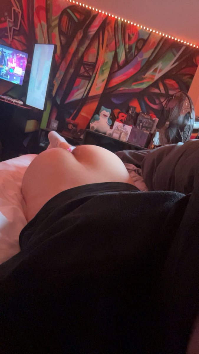 nsfwsrs's tweet photo. You like what you see? 😽 #nsfwtwt #mlm https://t.co/5OqZpD78Pe