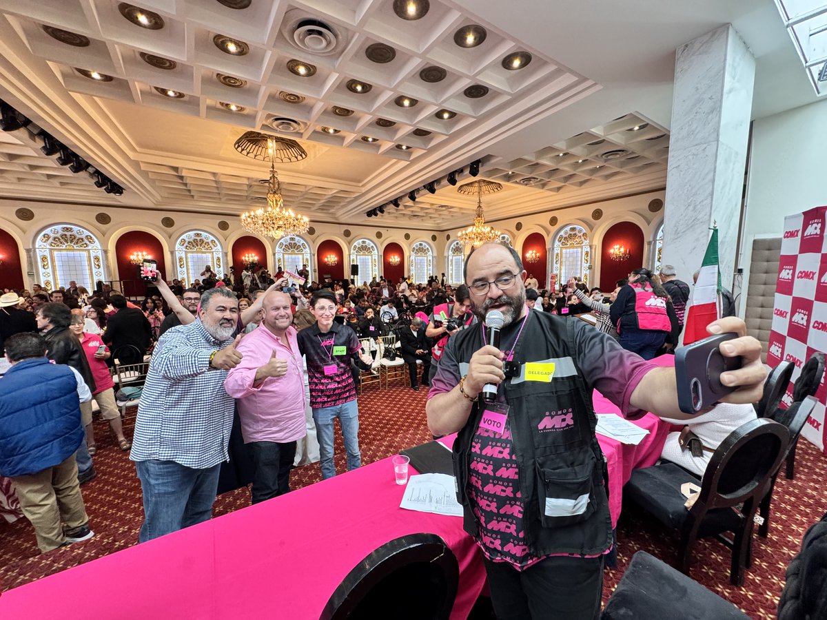 EmilioAlvarezI's tweet photo. LA CDMX SE VISTIÓ DE ROSA 🩷

Este día instalamos el Comité Estatal de la CDMX de @SomosMxMexico.

Seguimos trabajando en cada municipio y alcaldía, recorriendo todos los estados del país para consolidar la fuerza ciudadana que nos une. 

#SomosCDMX #EstamosEnLaBoleta2027 #MéxicoYaTienePartido