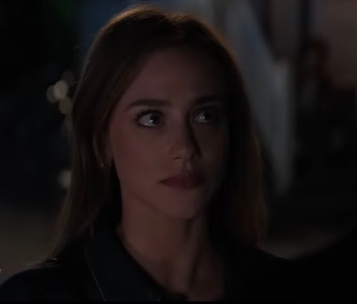 Lindzx44's tweet photo. “Because you don’t want it,
right? Maybe I’m just not attractive to you and you don’t want this-”

“His jaw rolled as he held her gaze. “You have no fucking idea what I
want.” #thelovehypothesis https://t.co/BAZGIp9mt6